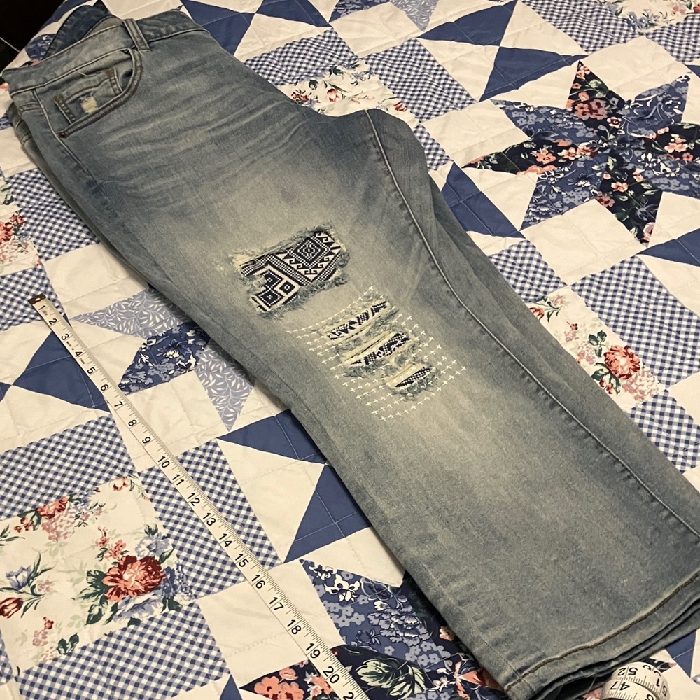 Lane Bryant Light Blue Patchwork Boyfriend Capris - Picture 6 of 7